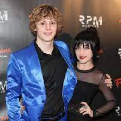 Alexandra Breckenridge and her ex-boyfriend, Evan Peters. 